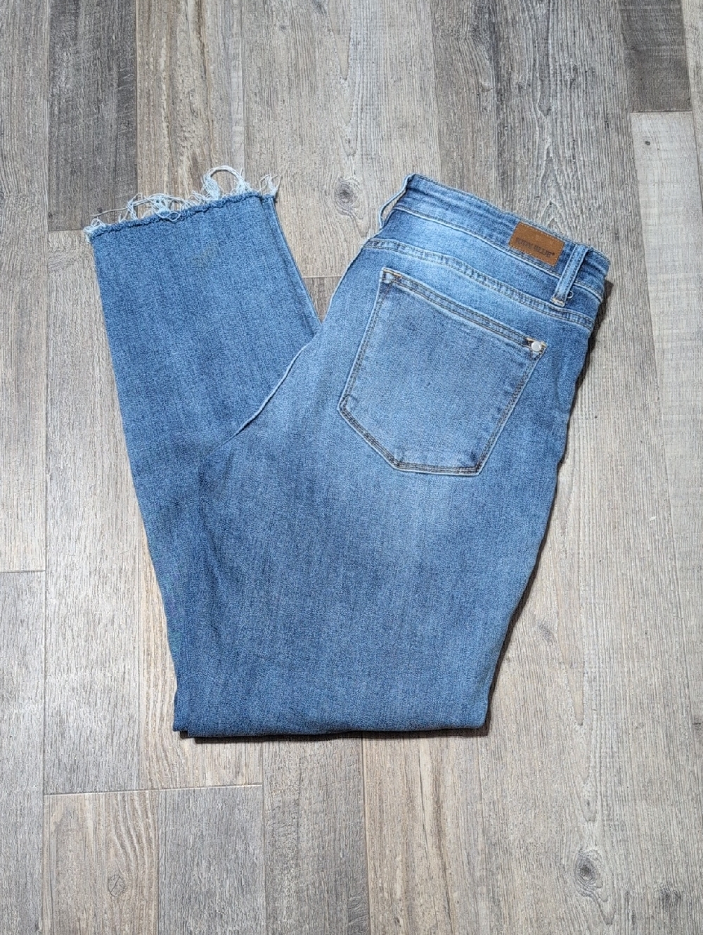 Judy Blue Medium Light Blue Boyfriend Straight-Leg Jeans